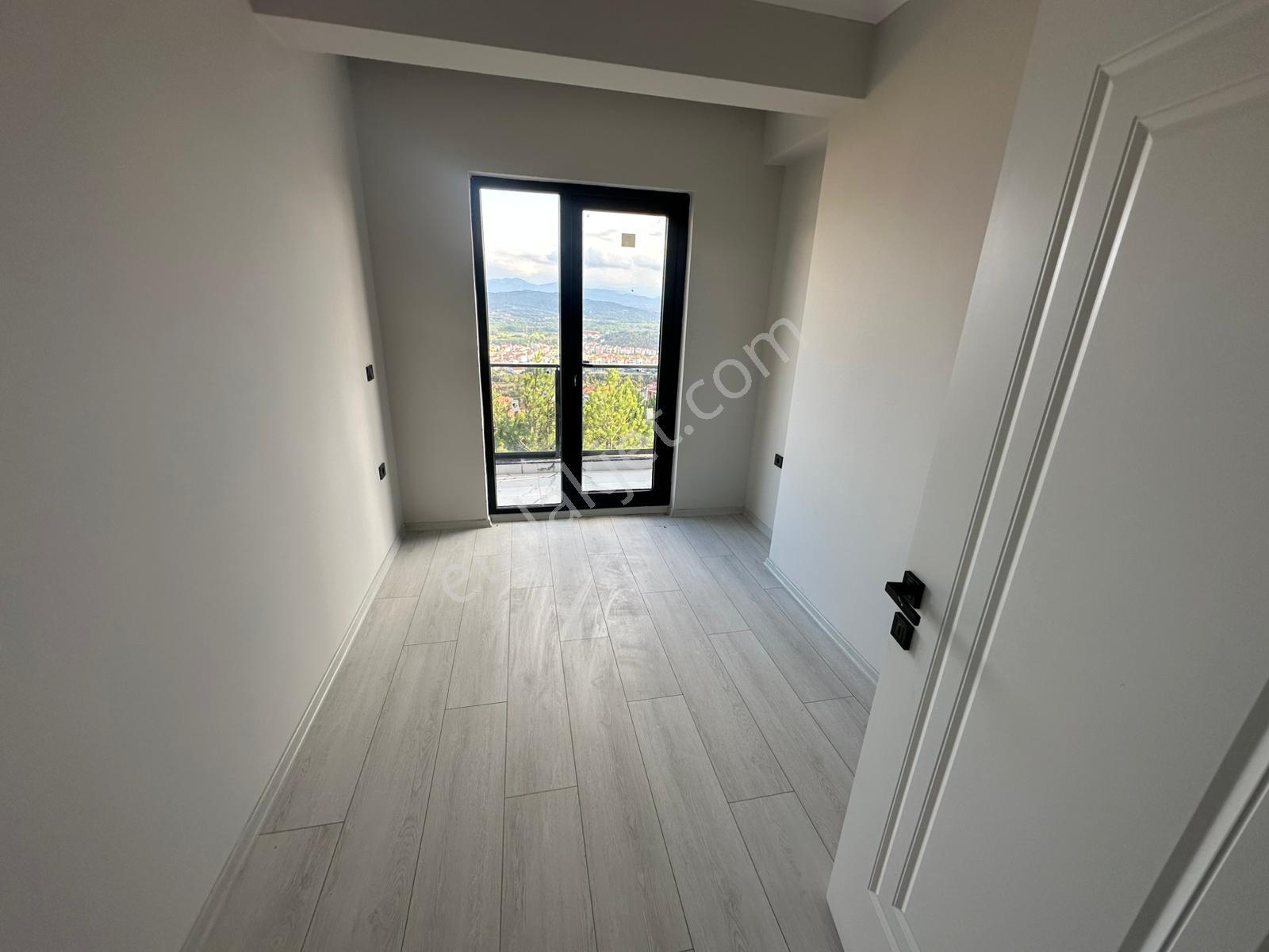 Bilgni Emlaktan Merkezi Konumda Şehir Manzaralı Sıfır 2+1 Kiralık Daire - Görsel 8