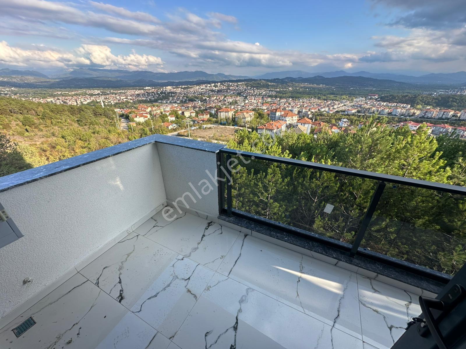 Bilgni Emlaktan Merkezi Konumda Şehir Manzaralı Sıfır 2+1 Kiralık Daire - Görsel 12