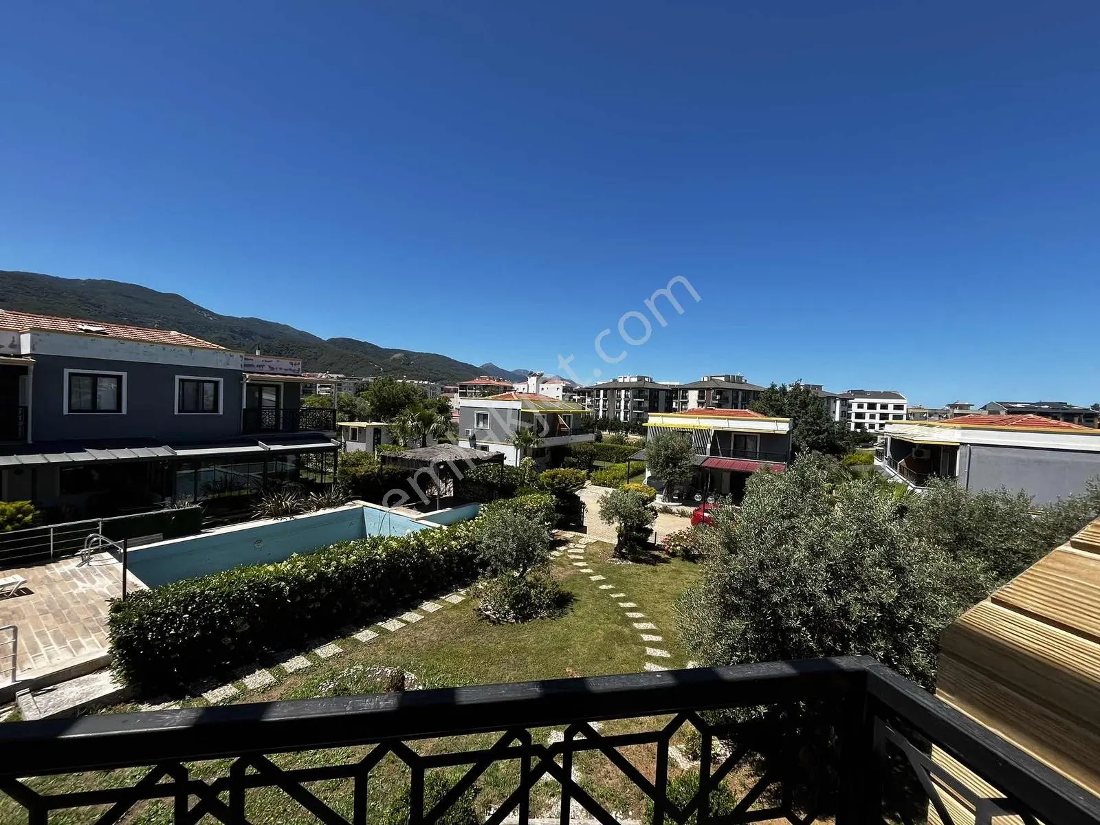 Davutlarda Şehrin İçinde Havuzlu Sitede Satılık 2+1 Villa - Görsel 7