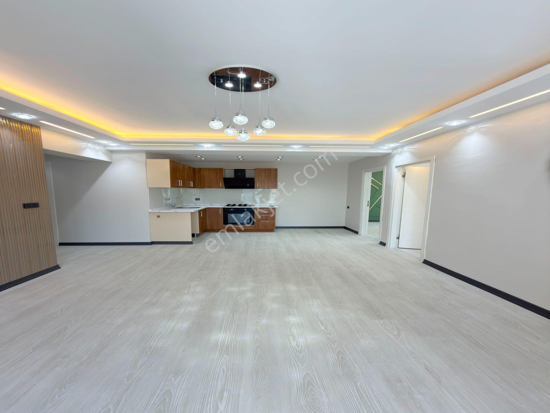 Site İçinde Ana Cadde Üzerinde Metrobüse 10 Dk Yürüme 2+1 Daire - Görsel 3