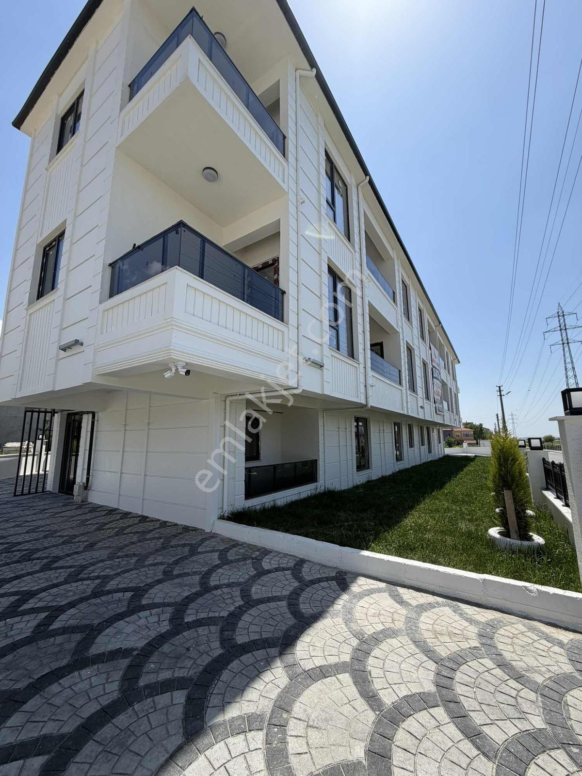 Rumeli Mahallesi'nde Merkezi Konumda Geniş 1+1 Satılık Daire - Görsel 16
