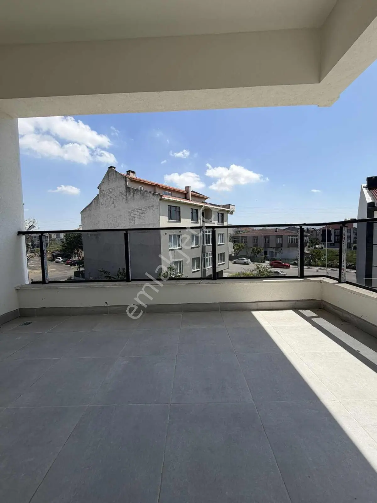 Rumeli Mahallesi'nde Merkezi Konumda Geniş 1+1 Satılık Daire - Görsel 4