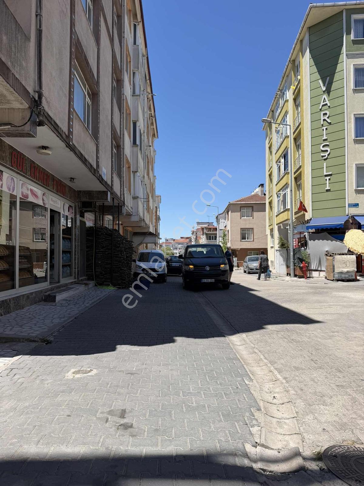 Şeyhsinan Mahallesi'nde Merkezi Konumda Kiralık 3+1 Daire - Görsel 2