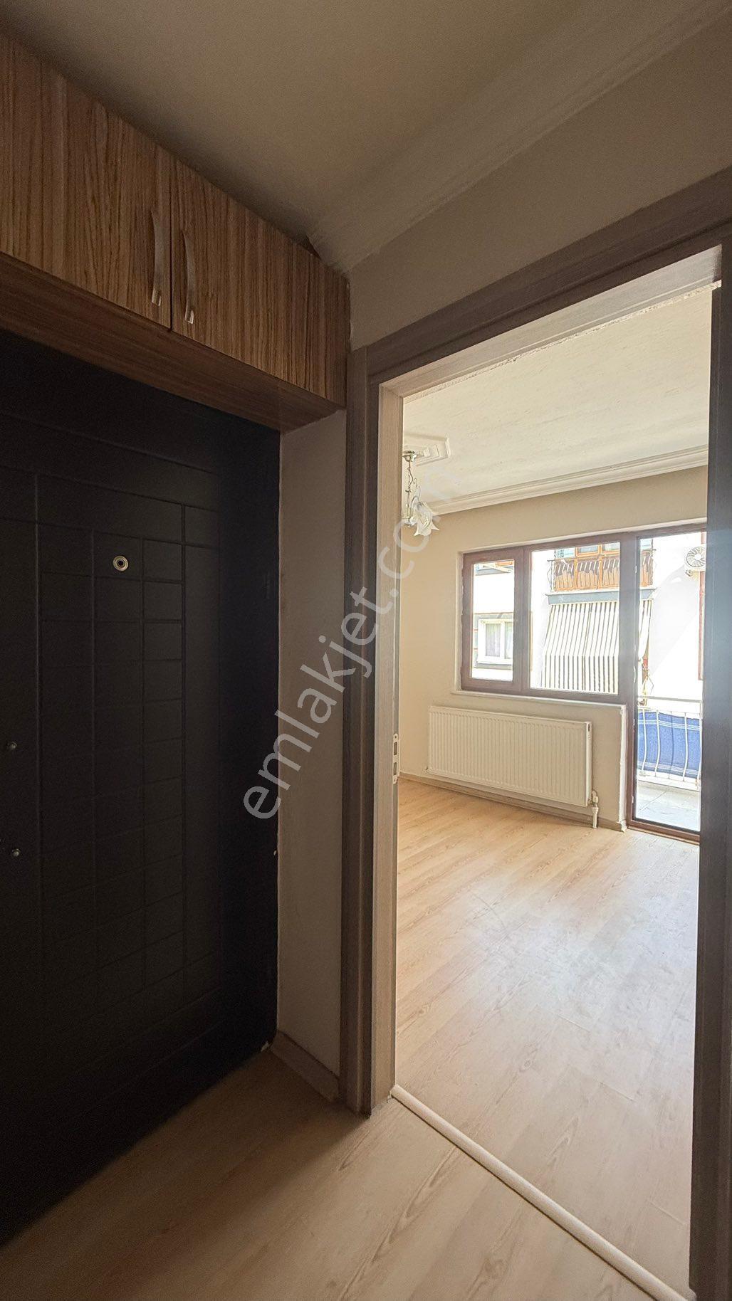Alaybey Mahallesinde 2+1 Doğalgazlı Kiralık Arakat Daire - Görsel 13