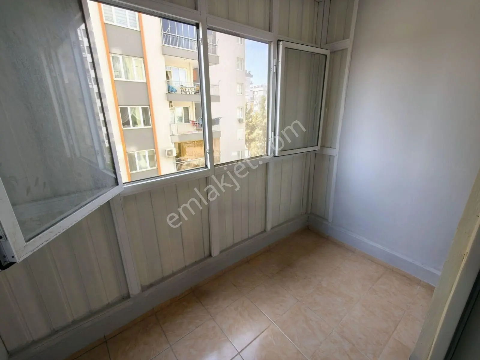 Tramvaya Yakın 3+1 Site İçi Net 135 M2 Daire - Görsel 5