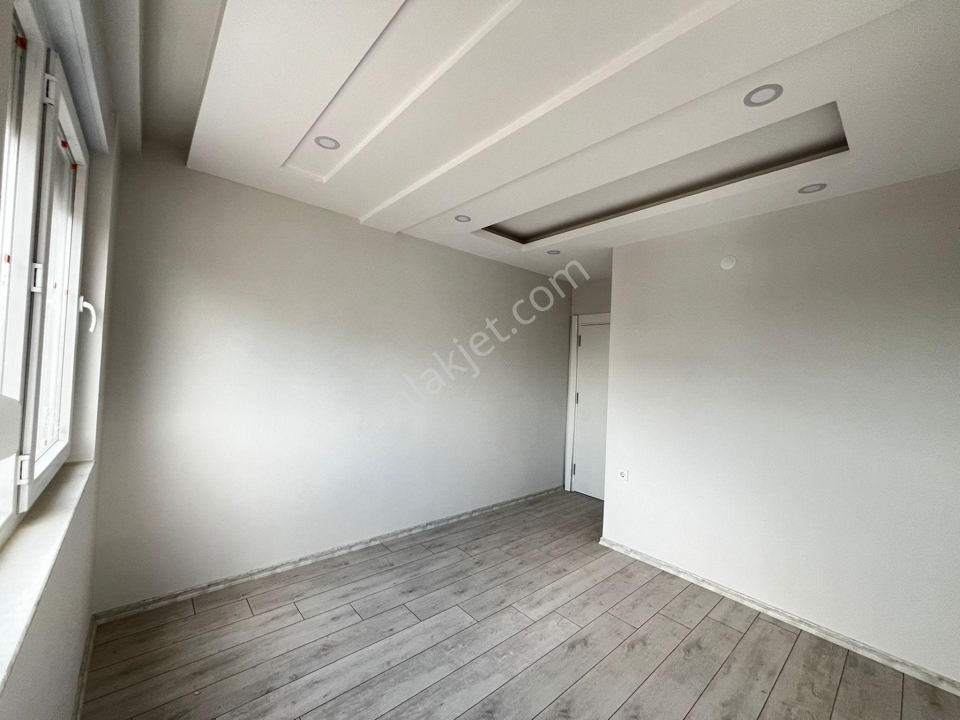 Tramva'a Adım Mesafede Katta Geniş Ve Ferah 2+1 100 M2 Satılık - Görsel 23