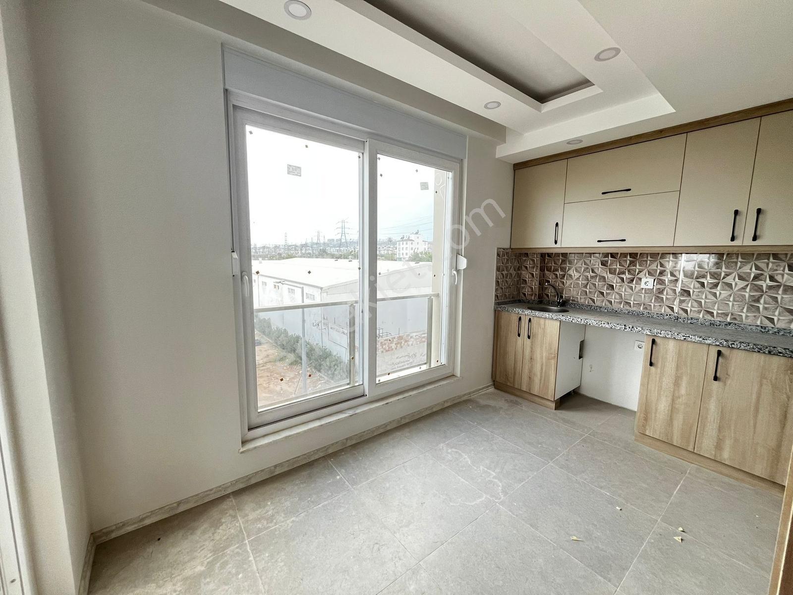 Tramva'a Adım Mesafede Katta Geniş Ve Ferah 2+1 100 M2 Satılık - Görsel 33