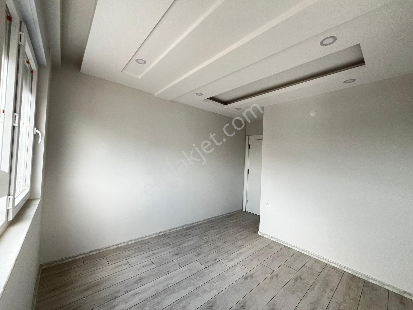 Tramva'a Adım Mesafede Katta Geniş Ve Ferah 2+1 100 M2 Satılık - Görsel 25