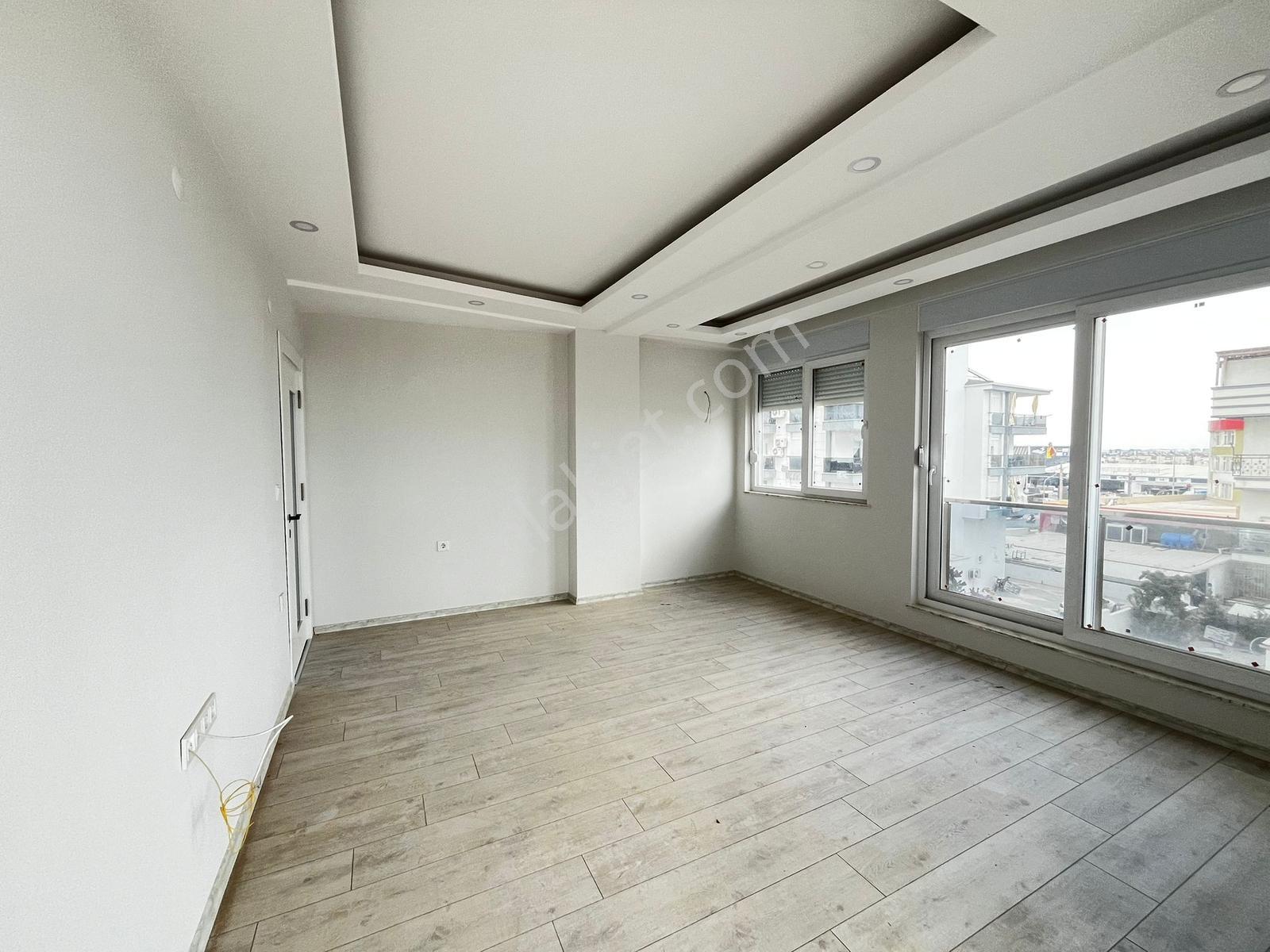 Tramva'a Adım Mesafede Katta Geniş Ve Ferah 2+1 100 M2 Satılık - Görsel 16