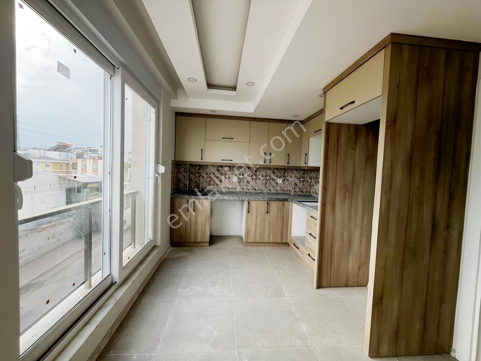 Tramva'a Adım Mesafede Katta Geniş Ve Ferah 2+1 100 M2 Satılık - Görsel 20