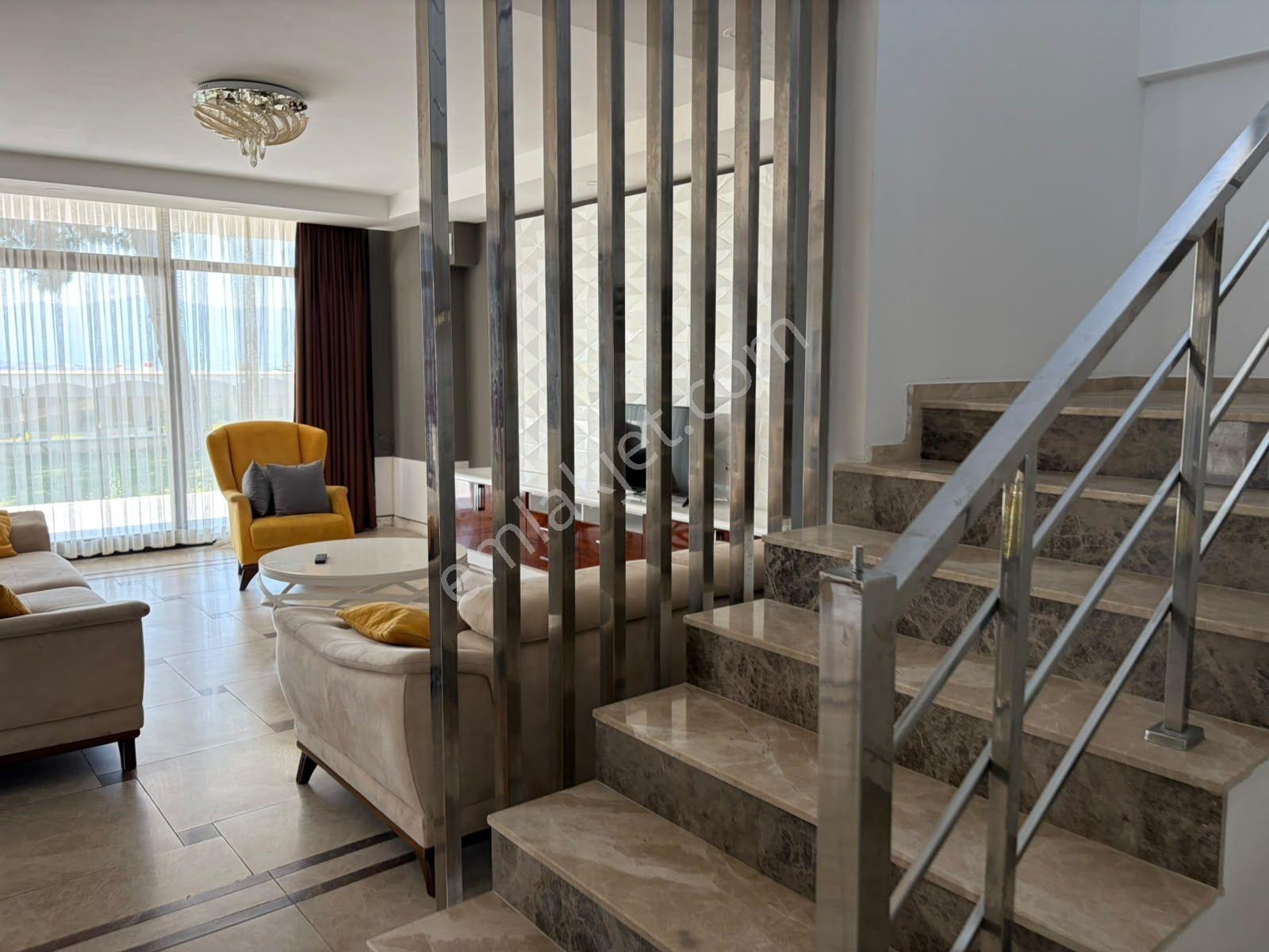 Deniz Manzaralı | 600 M² Arsa Paylı | İskanlı Lüks Villa - Görsel 21