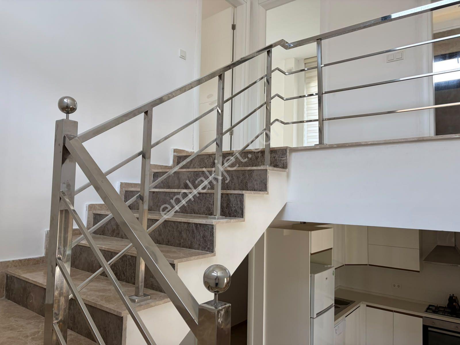 Deniz Manzaralı | 600 M² Arsa Paylı | İskanlı Lüks Villa - Görsel 15