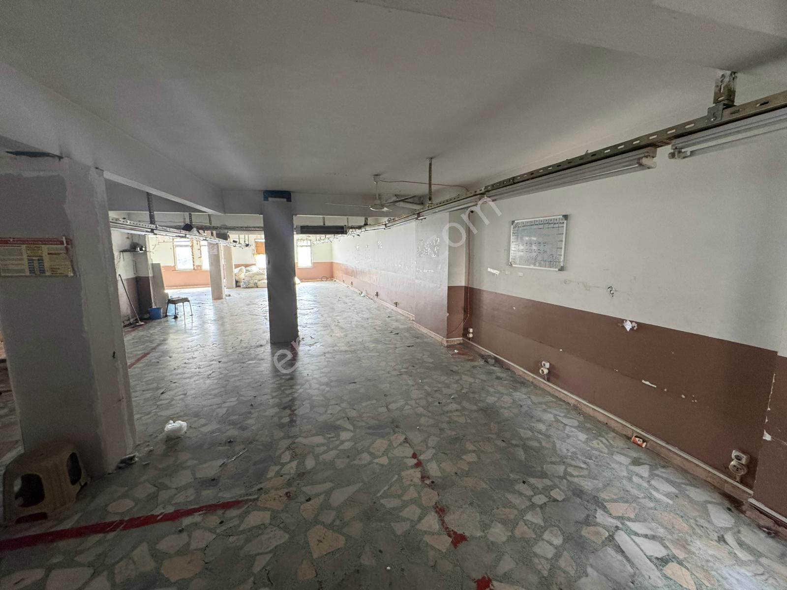 Esenler Menderes Mah Türkiye Emlak 220m² Kiralık 2. Kat Dükkan - Görsel 9