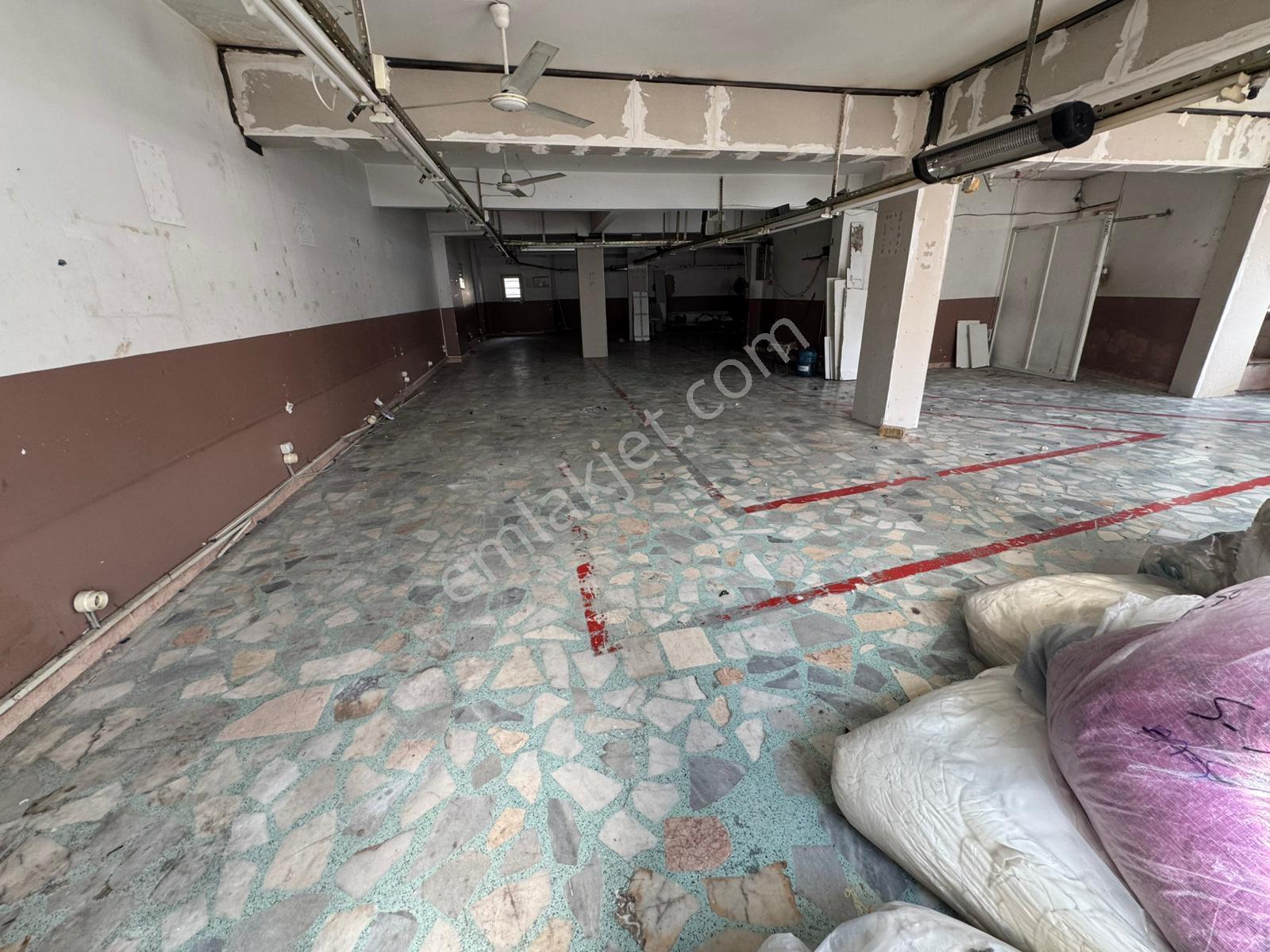 Esenler Menderes Mah Türkiye Emlak 220m² Kiralık 2. Kat Dükkan - Görsel 7