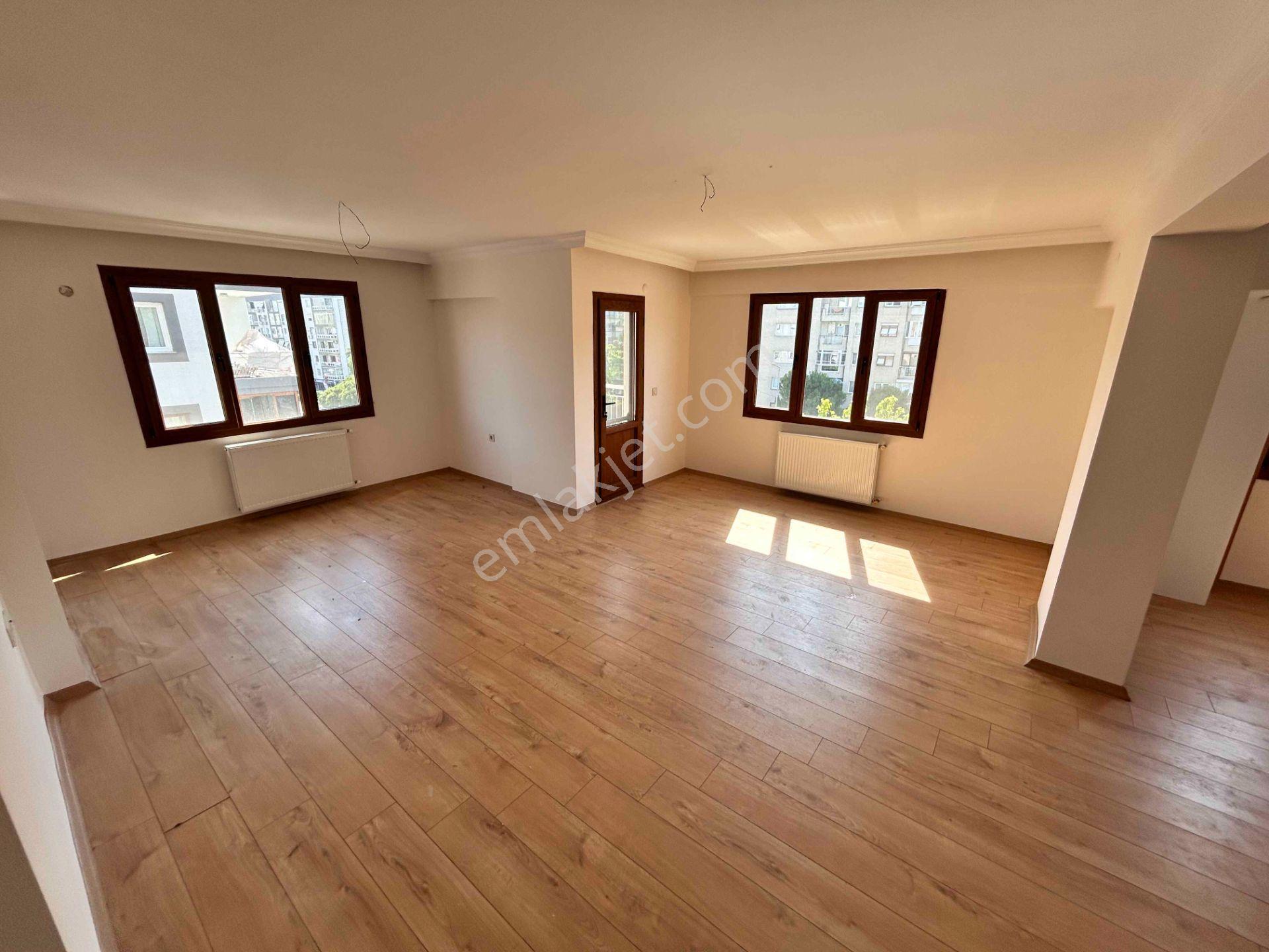 Bahriye Üçok Bulvarı Üzeri, Üç Cepheli, Tadilatlı Kiralık 3+1 Daire - Görsel 3