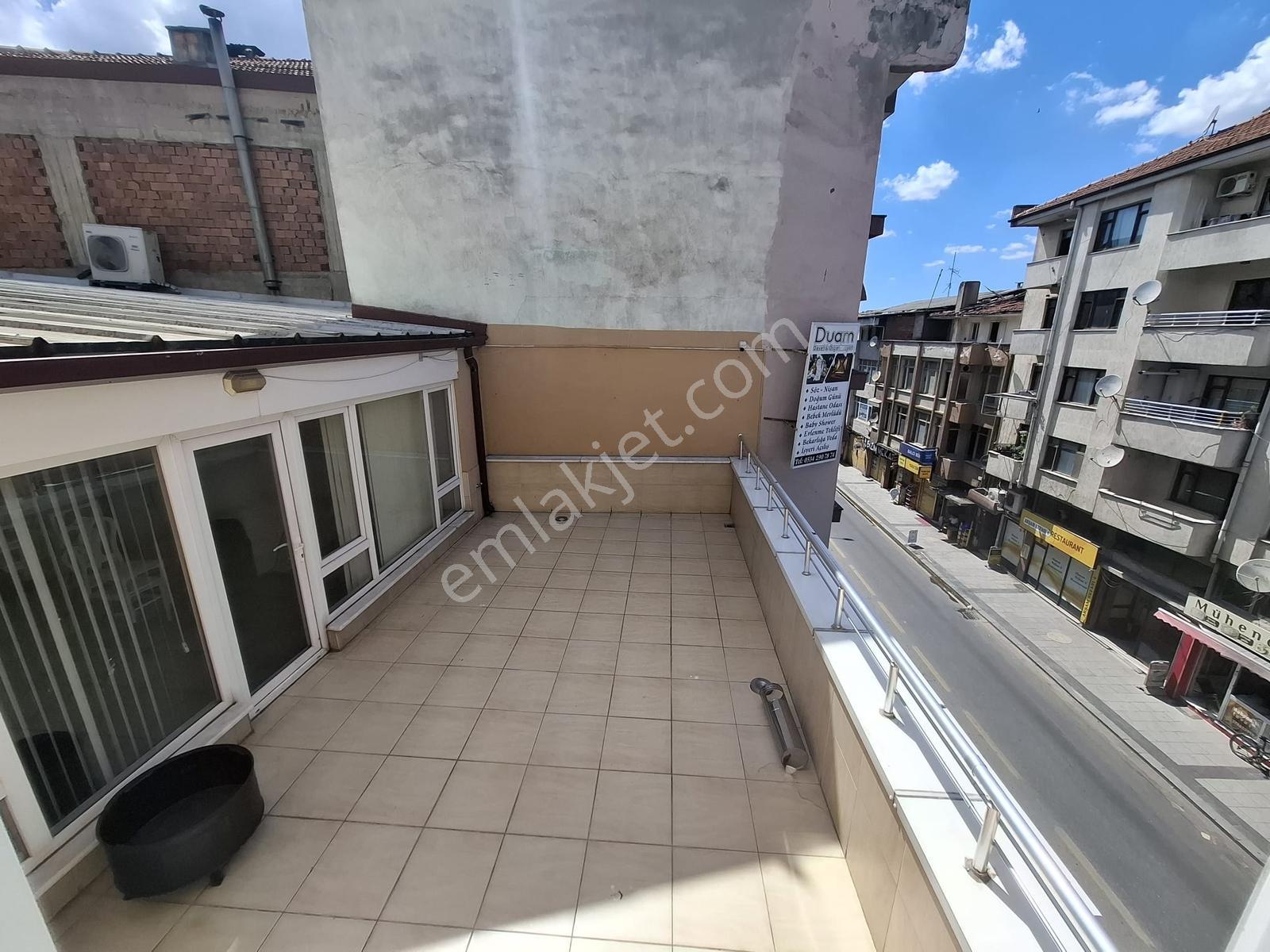 Ankara Caddesi Yakınında 130 M2 2+1 Kiralık Merkezde Daire - Görsel 16