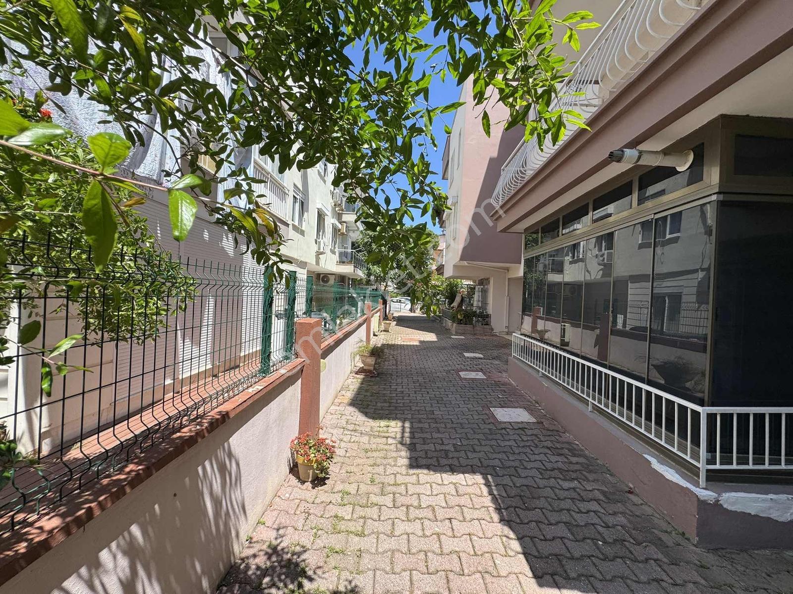 Güzeloba Merkezde Geniş Kiralık Eşyalı 2+1 Daire - Görsel 13
