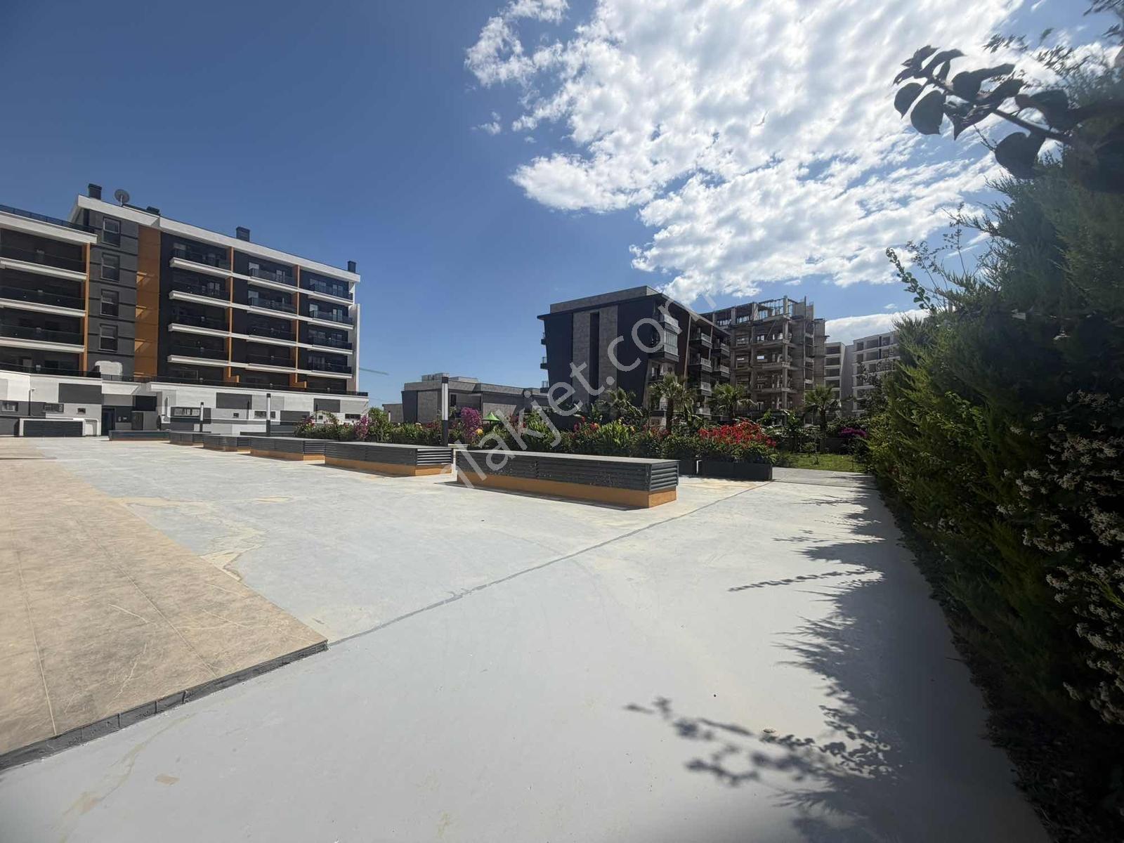 Altıntaş'ta Havuzlu Site İçinde Arakat 1+1 Kiralık Daire - Görsel 8