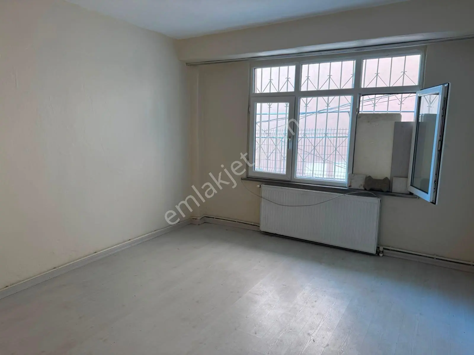 Kavacık Yenicamide 85 M 2+1 Giriş Kat Daire