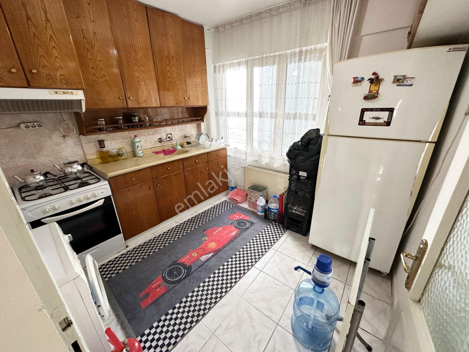 Denizli İstiklal Caddesi'nde Balkonlu Asansörlü 3+1 Eşyalı Daire - Görsel 12