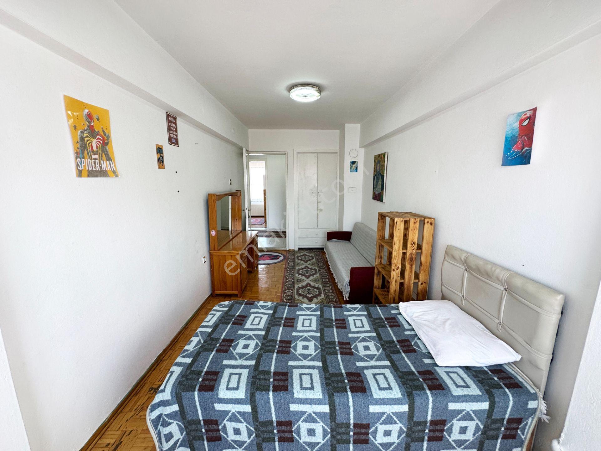 Denizli İstiklal Caddesi'nde Balkonlu Asansörlü 3+1 Eşyalı Daire - Görsel 15