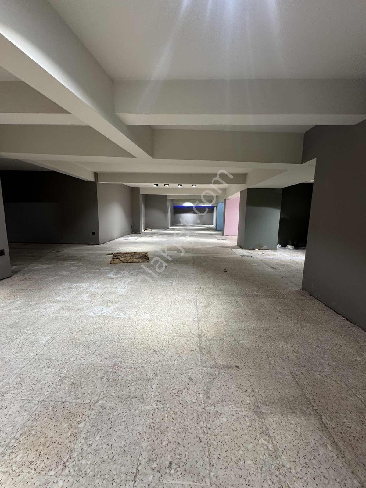 Üsküdarda Toplamda 600m2 Kiralık Depo Dükkan - Görsel 8