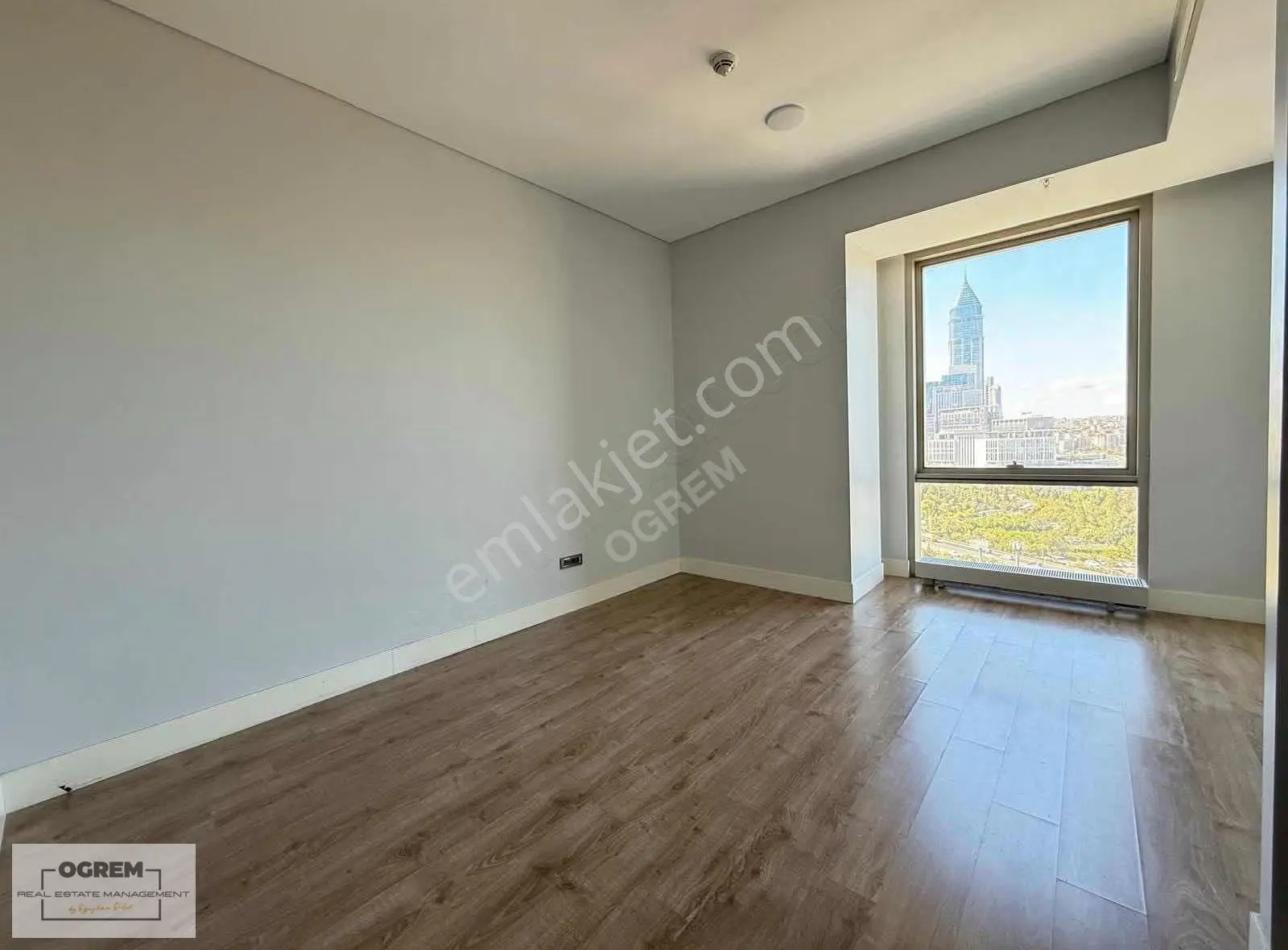 Ataşehir Metropol İstanbul C Blok 1+0 Stüdyo Satılık Daire
