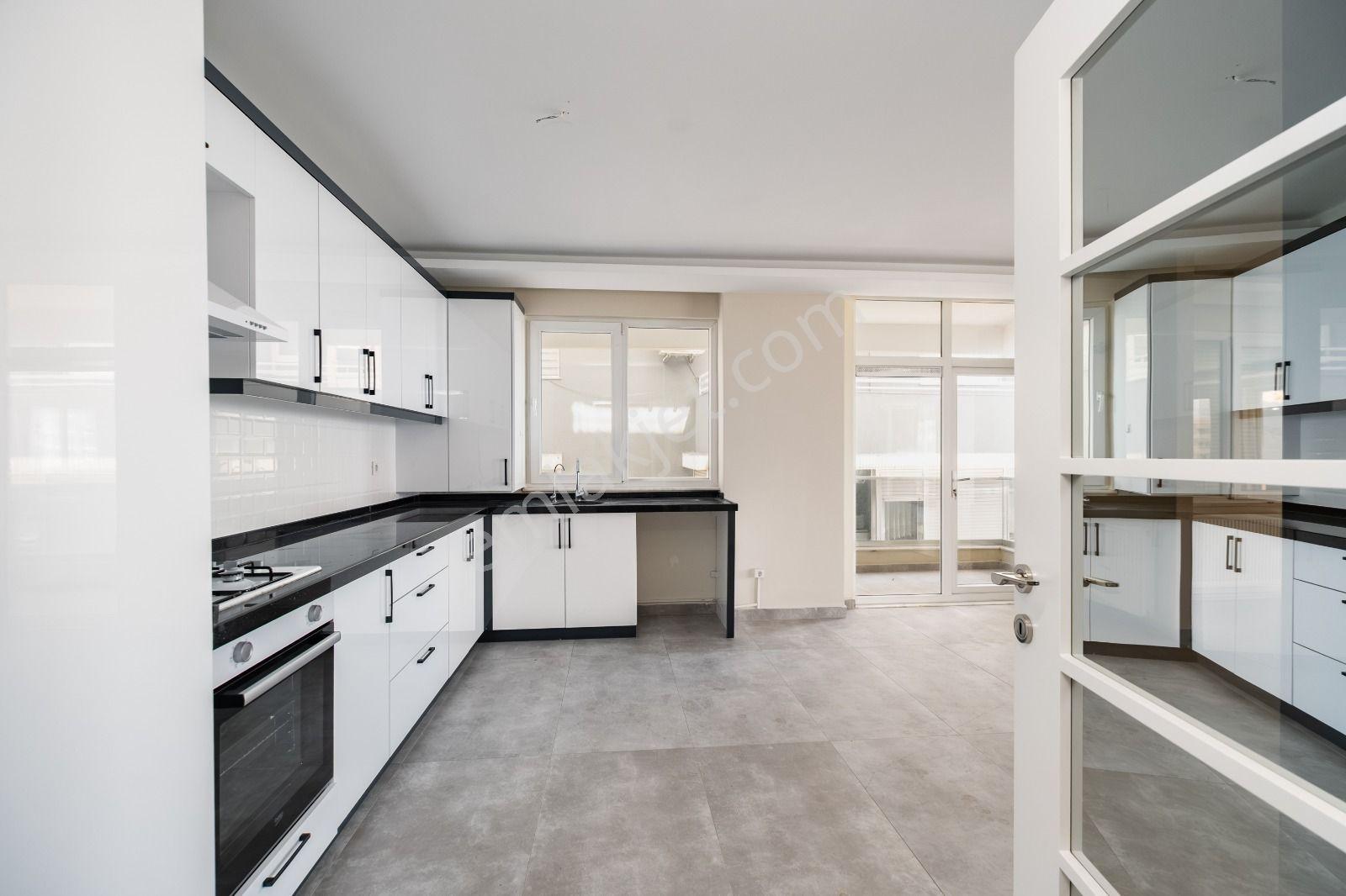 Deniz Manzaralı Lüks 3+1 Kiralık Daire - Görsel 30