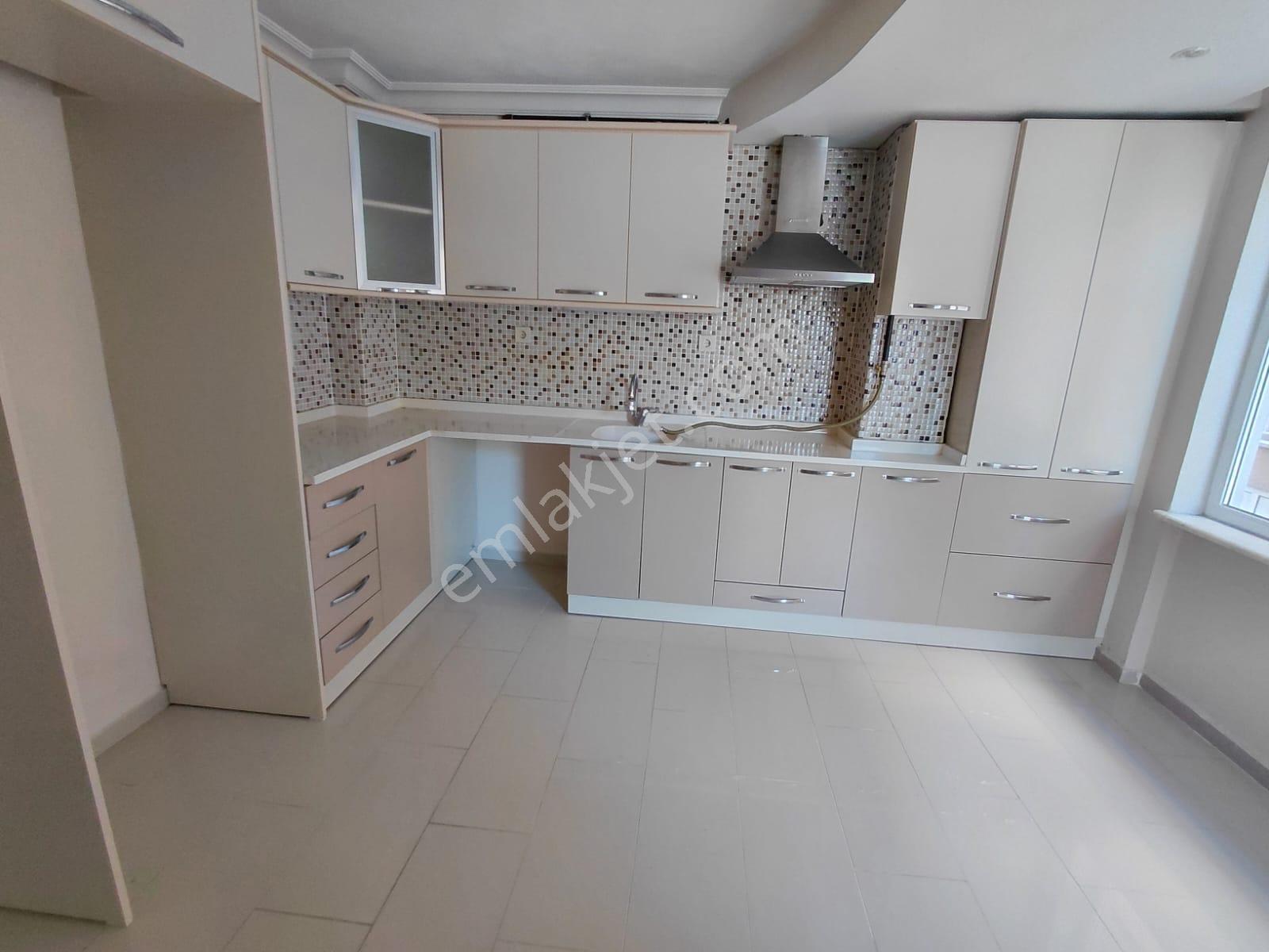 Remax Mid Atatürk Mahallesı Ümıt Sokak Kıralık 3+1 Daire - Görsel 27