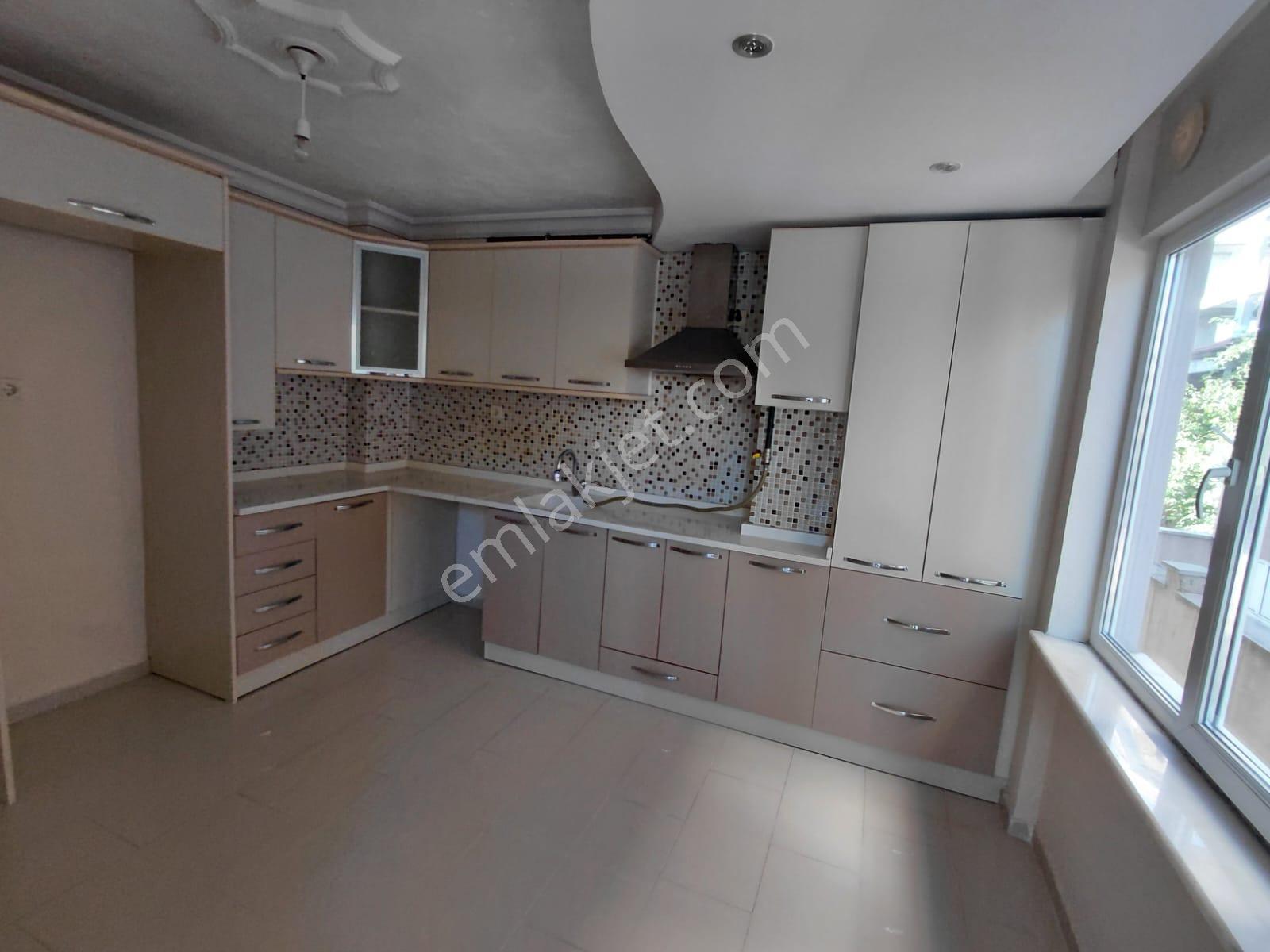Remax Mid Atatürk Mahallesı Ümıt Sokak Kıralık 3+1 Daire - Görsel 26