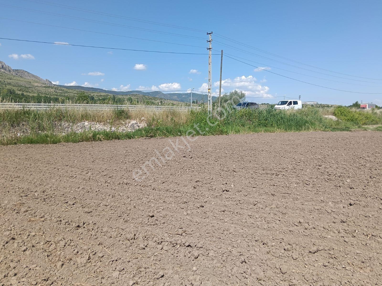 Arena Emlak'tan Tokat Turhal Yoluna Cephe 585 M2 Hesaplı Tarla - Görsel 8