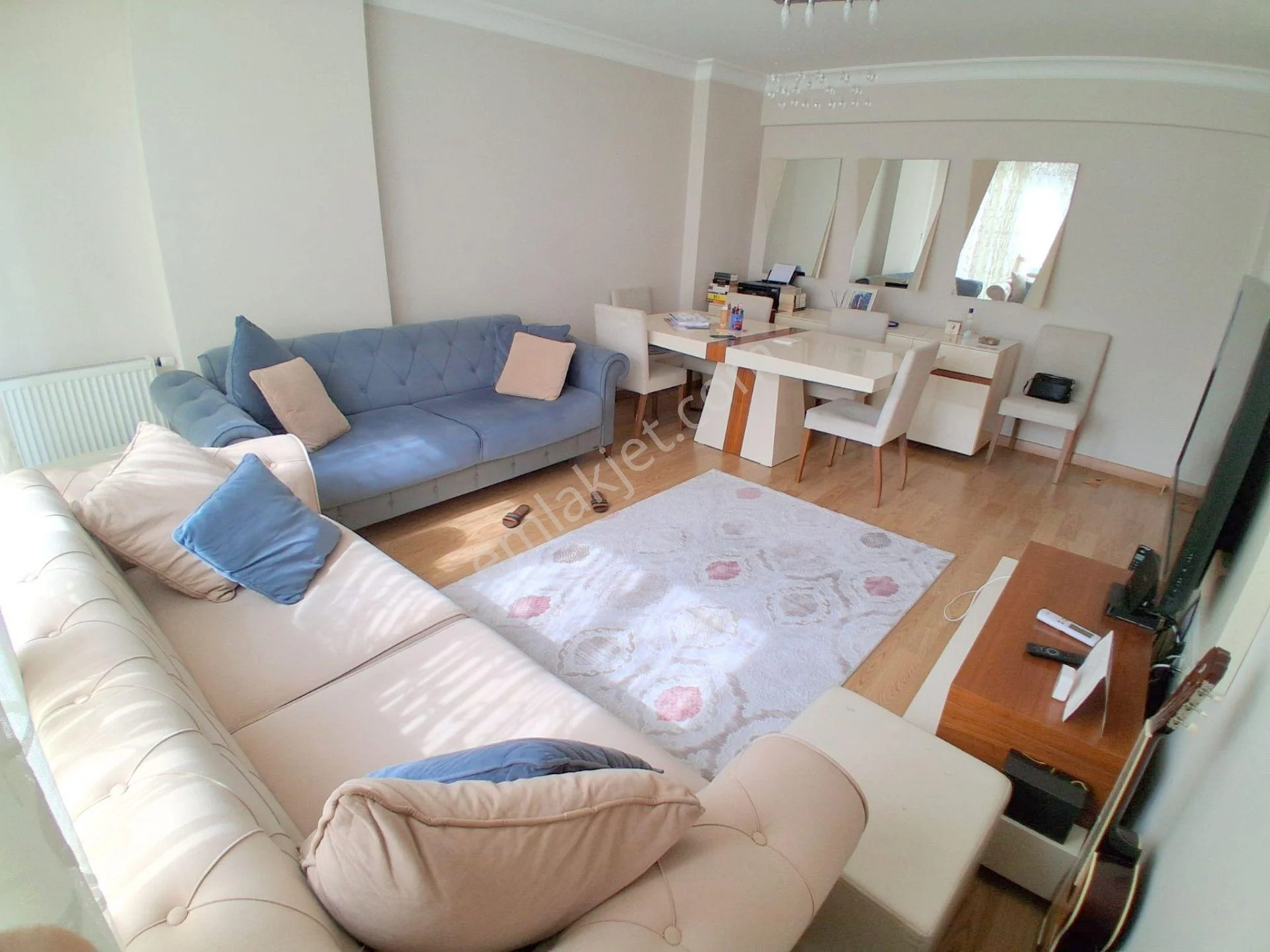 Mertcan'dan Ary Efedra Sitesi İçinde Balkonlu Geniş Ferah 2+1