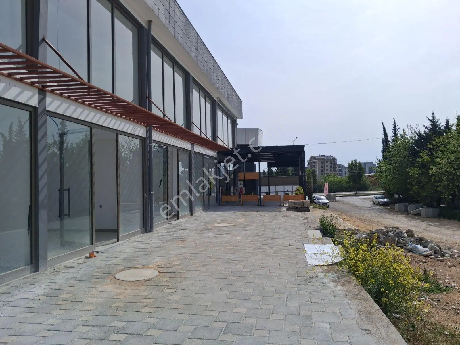 Fırsat Kaçmaz Kardeşkentler Cad.'ne25 Metre130 M²net Yeni Dükkan