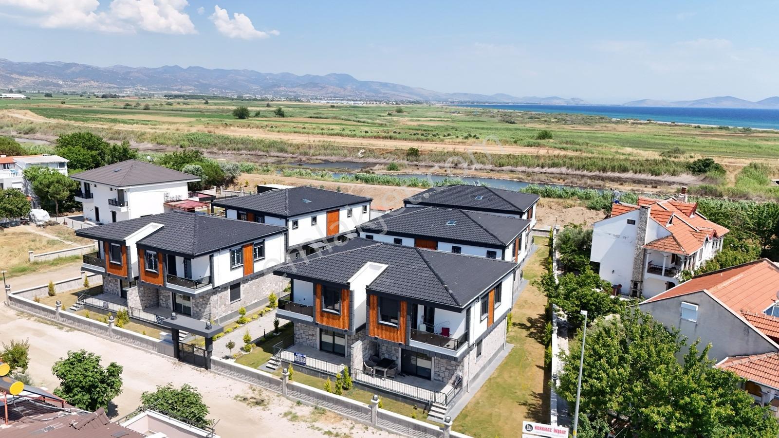 Altınova Sahilde Plaja Yürüme Mesafesinde Premium Satılık Villa - Görsel 11