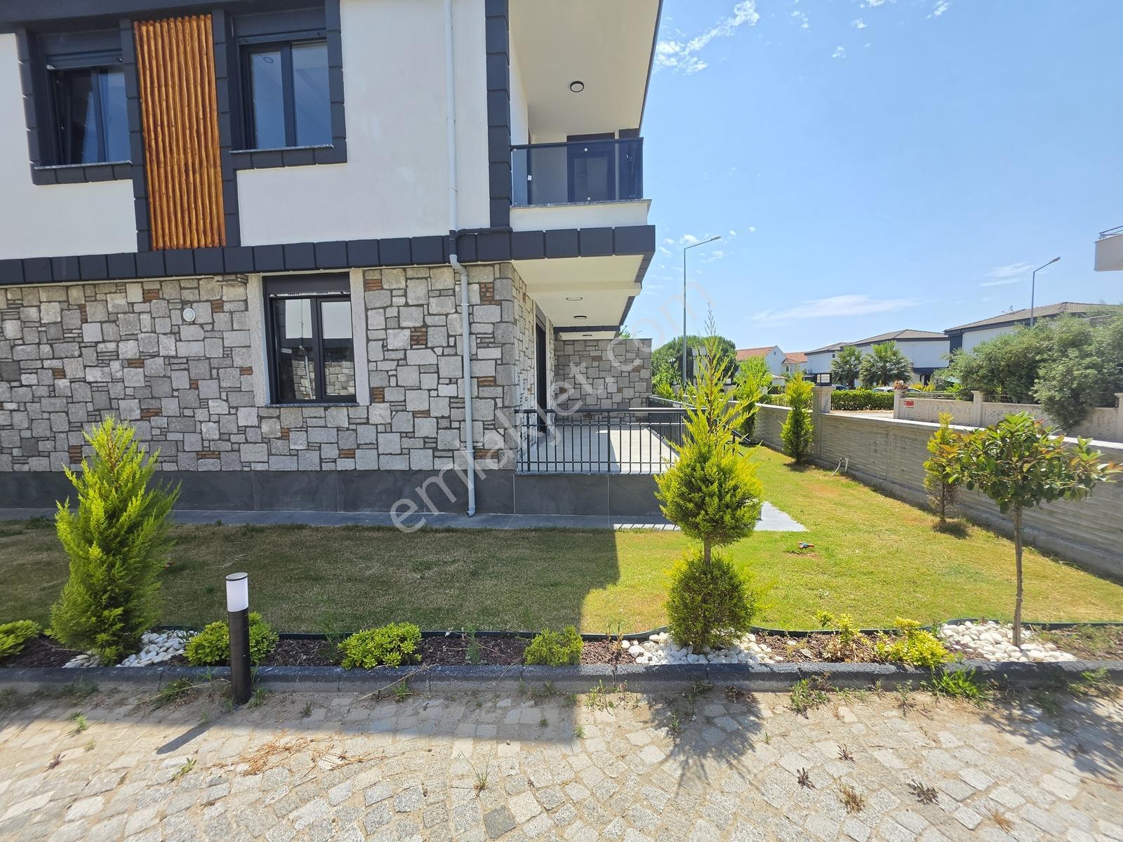Altınova Sahilde Plaja Yürüme Mesafesinde Premium Satılık Villa - Görsel 12