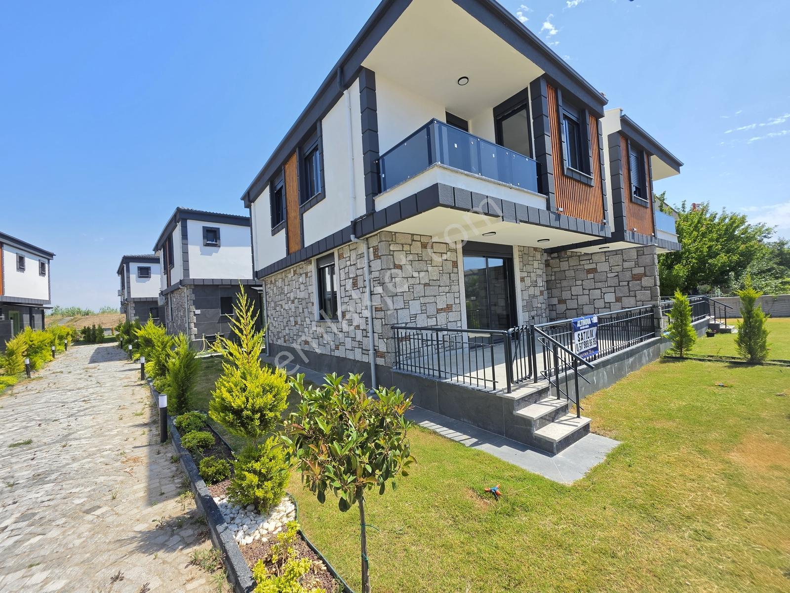 Altınova Sahilde Plaja Yürüme Mesafesinde Premium Satılık Villa - Görsel 22