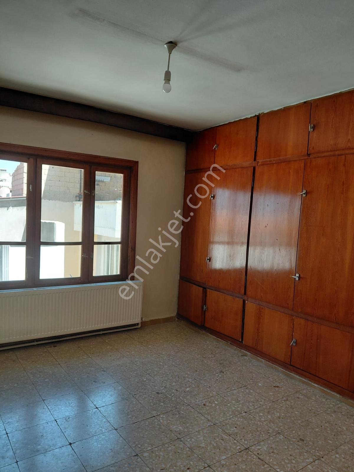 Yakup Göymenden İsitiklalde Kiralık 2+1 Doğalgazlı Daire