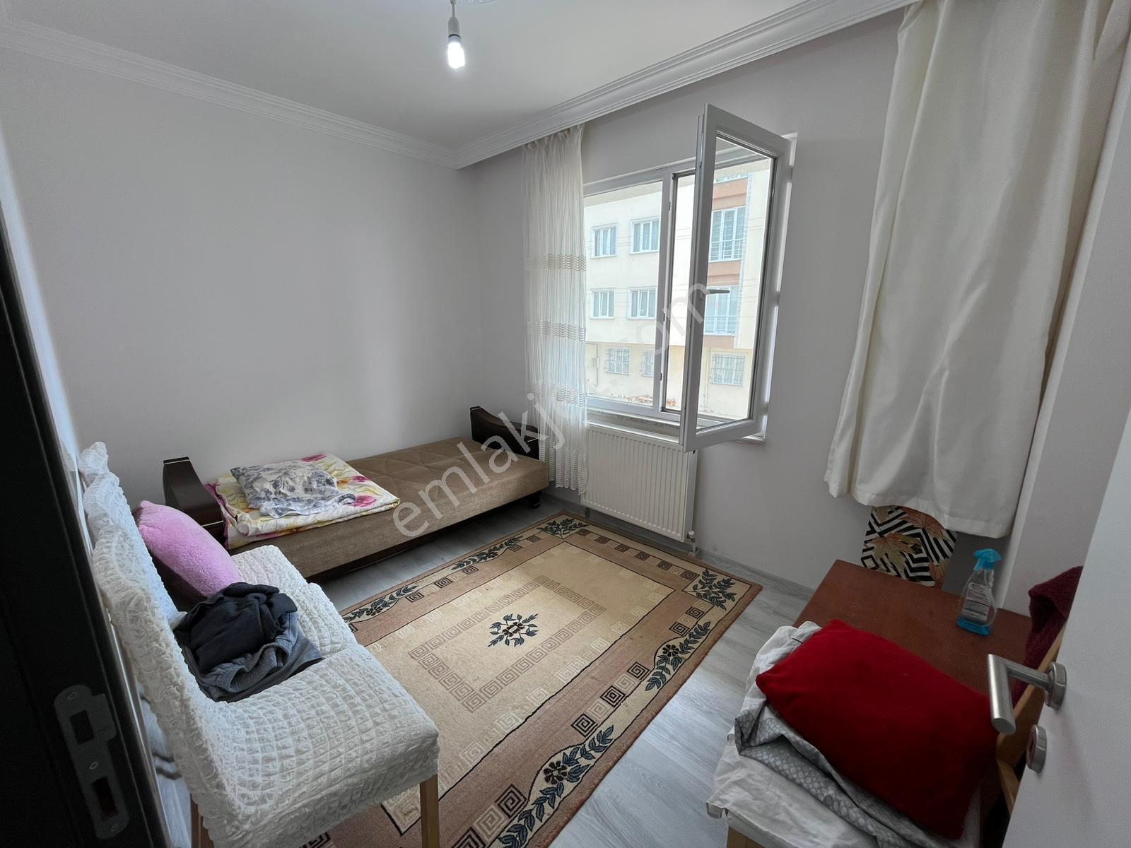 Yıldız Caddesine Cephe 2+1 Ön Cephe İskanlı Eşyalı Şekilde Sat. - Görsel 19