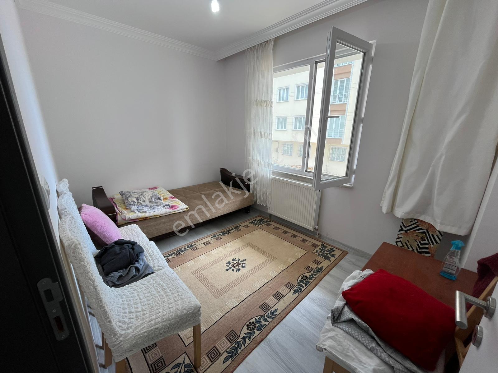 Yıldız Caddesine Cephe 2+1 Ön Cephe İskanlı Eşyalı Şekilde Sat. - Görsel 18