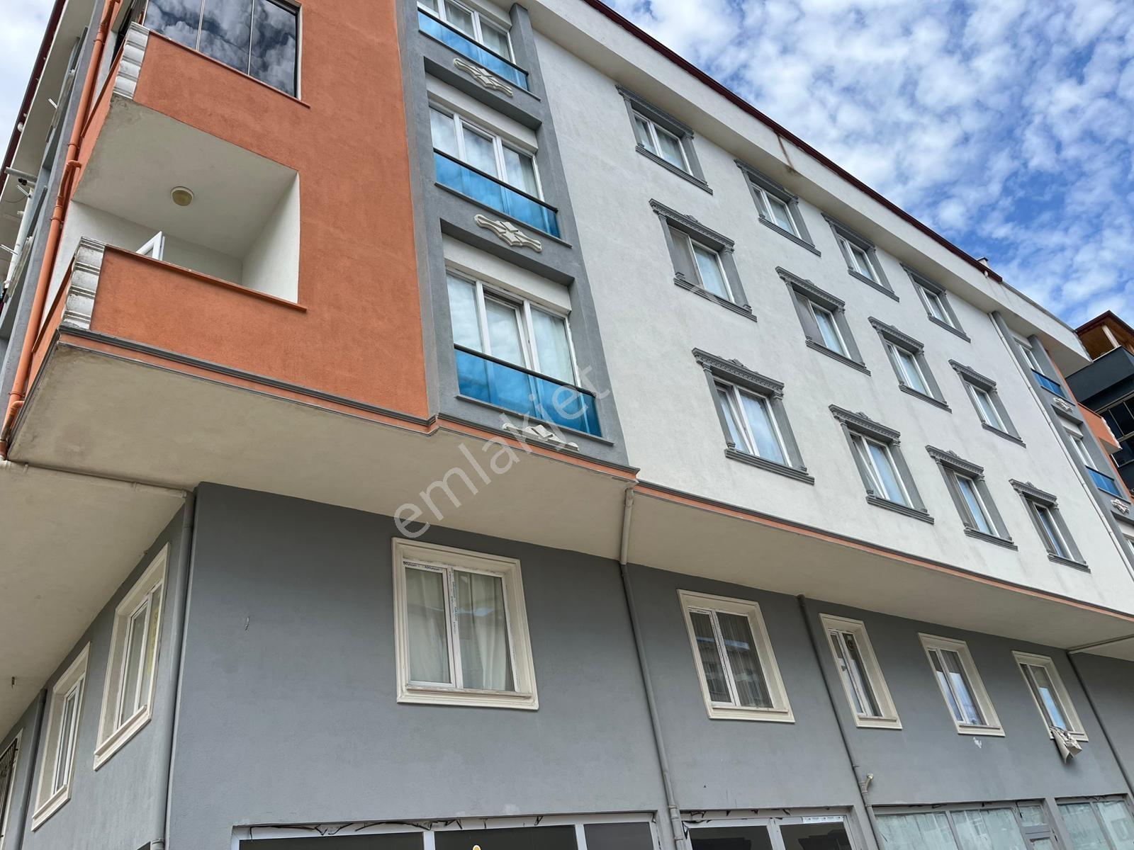 Yıldız Caddesine Cephe 2+1 Ön Cephe İskanlı Eşyalı Şekilde Sat. - Görsel 14