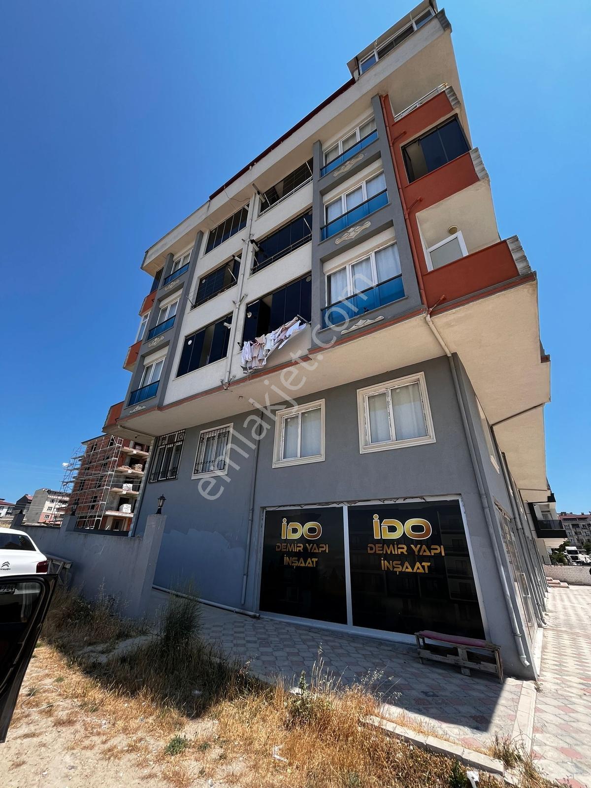 Yıldız Caddesine Cephe 2+1 Ön Cephe İskanlı Eşyalı Şekilde Sat. - Görsel 11
