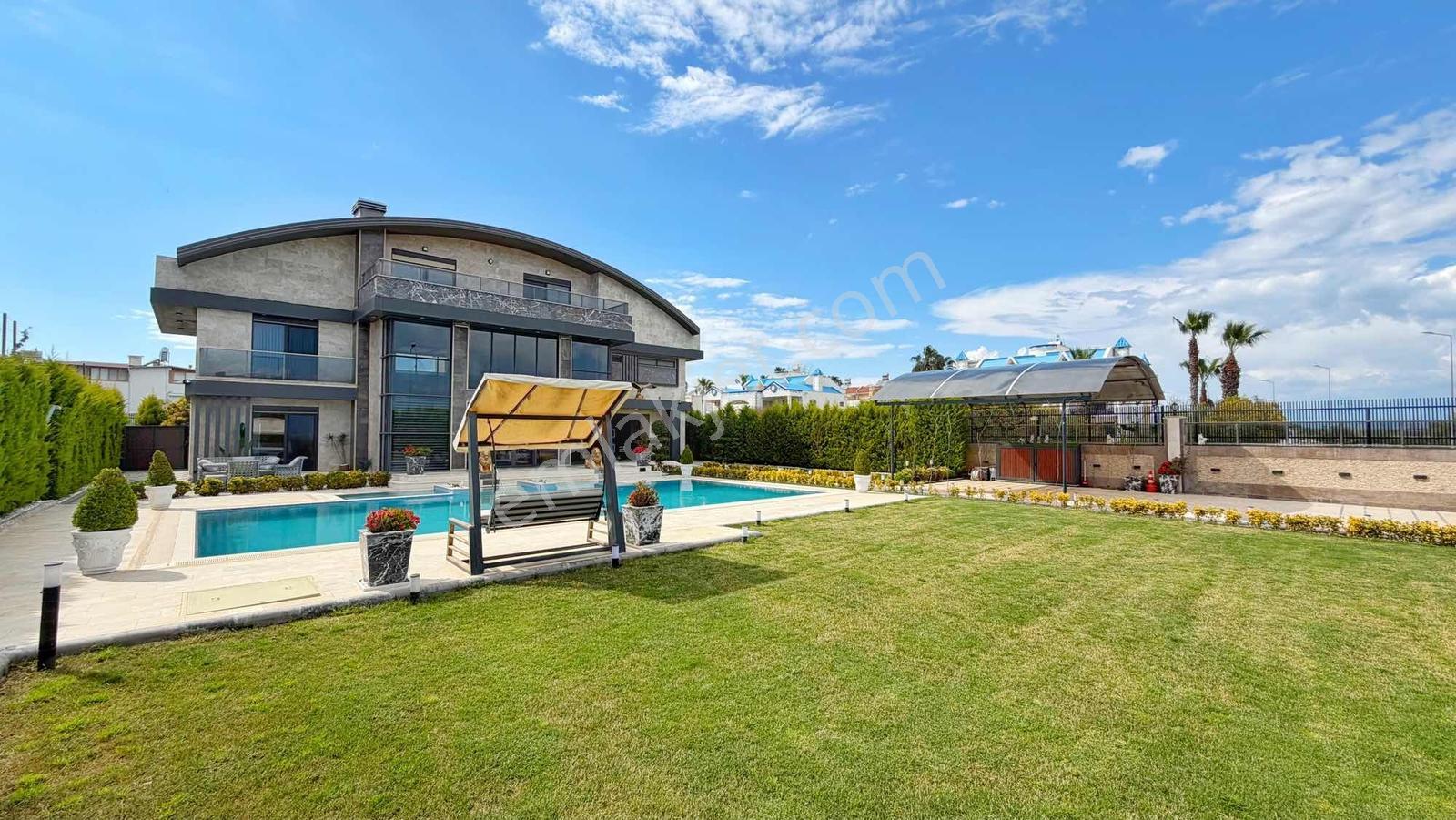 1162 M² Arsa | 550 M² 7+2 Loft Mimari | Isıtmalı Havuzlu Villa - Görsel 23