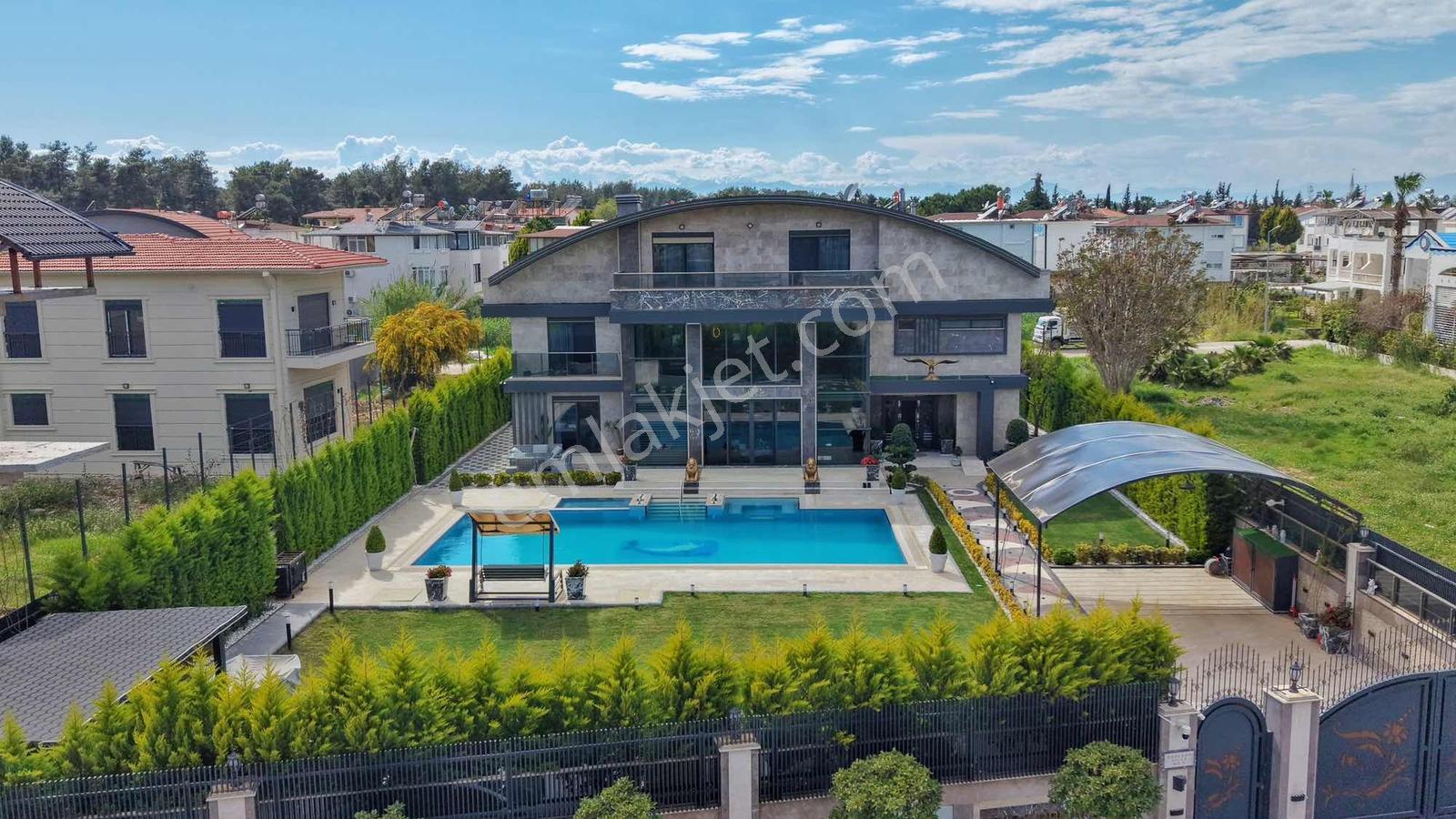 1162 M² Arsa | 550 M² 7+2 Loft Mimari | Isıtmalı Havuzlu Villa - Görsel 14