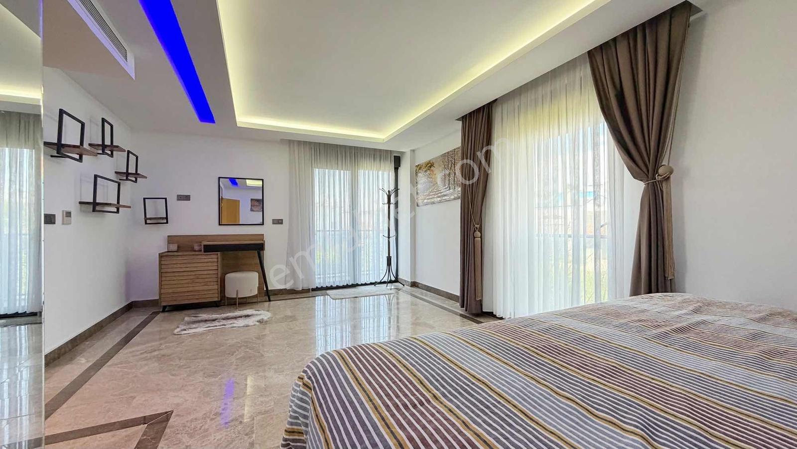1162 M² Arsa | 550 M² 7+2 Loft Mimari | Isıtmalı Havuzlu Villa - Görsel 8