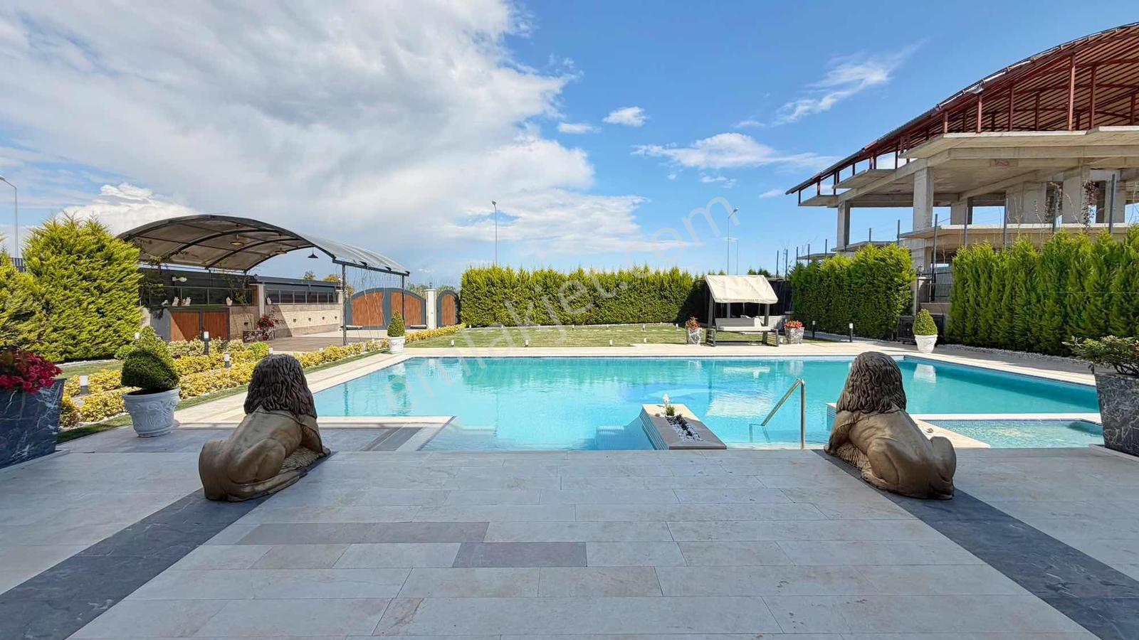 1162 M² Arsa | 550 M² 7+2 Loft Mimari | Isıtmalı Havuzlu Villa - Görsel 7