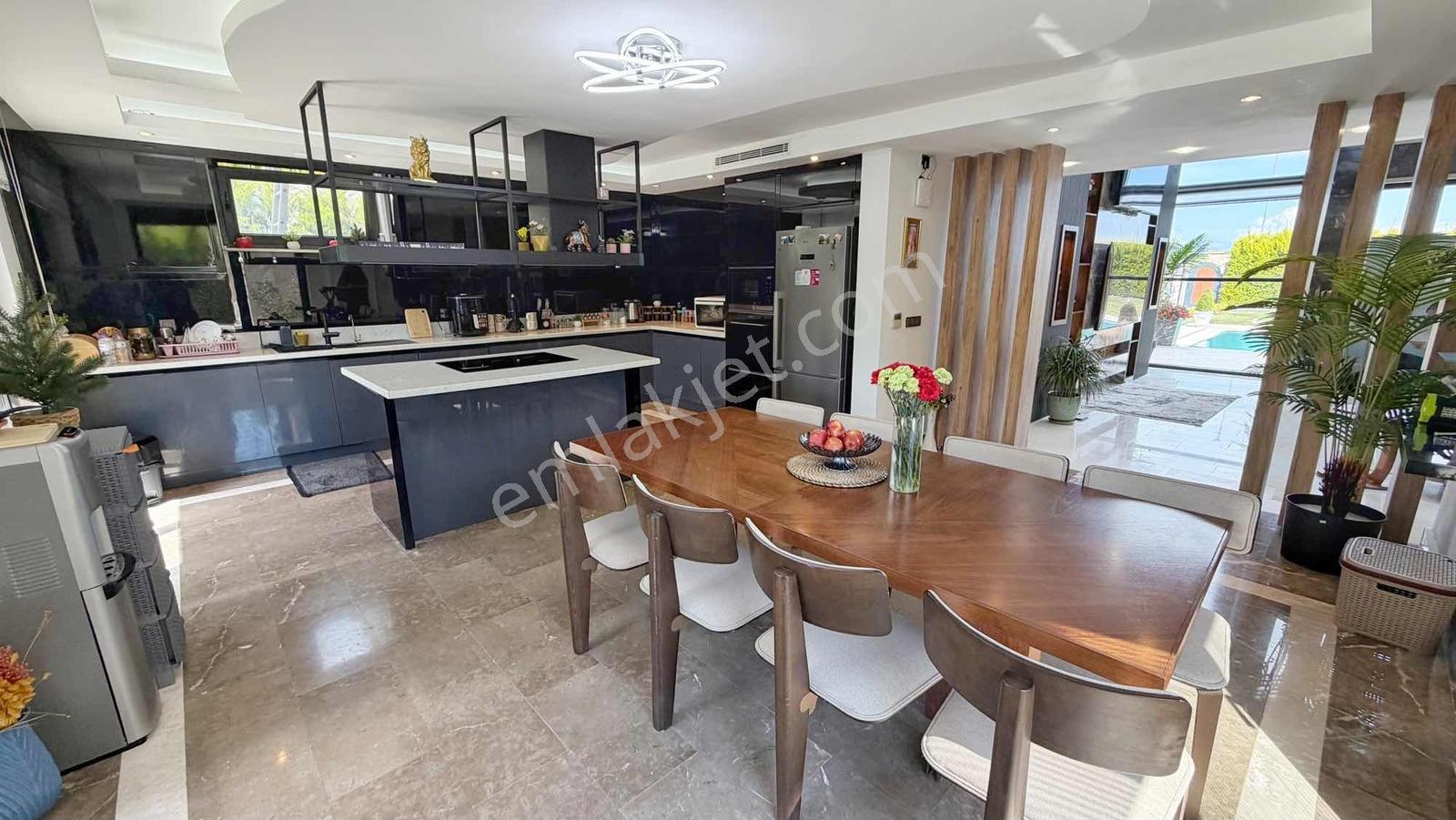 1162 M² Arsa | 550 M² 7+2 Loft Mimari | Isıtmalı Havuzlu Villa - Görsel 21