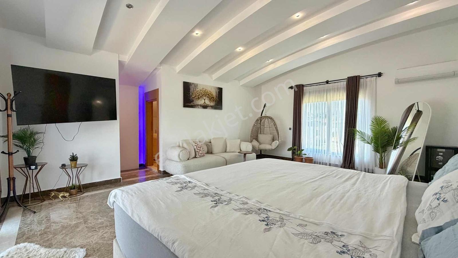 1162 M² Arsa | 550 M² 7+2 Loft Mimari | Isıtmalı Havuzlu Villa - Görsel 32