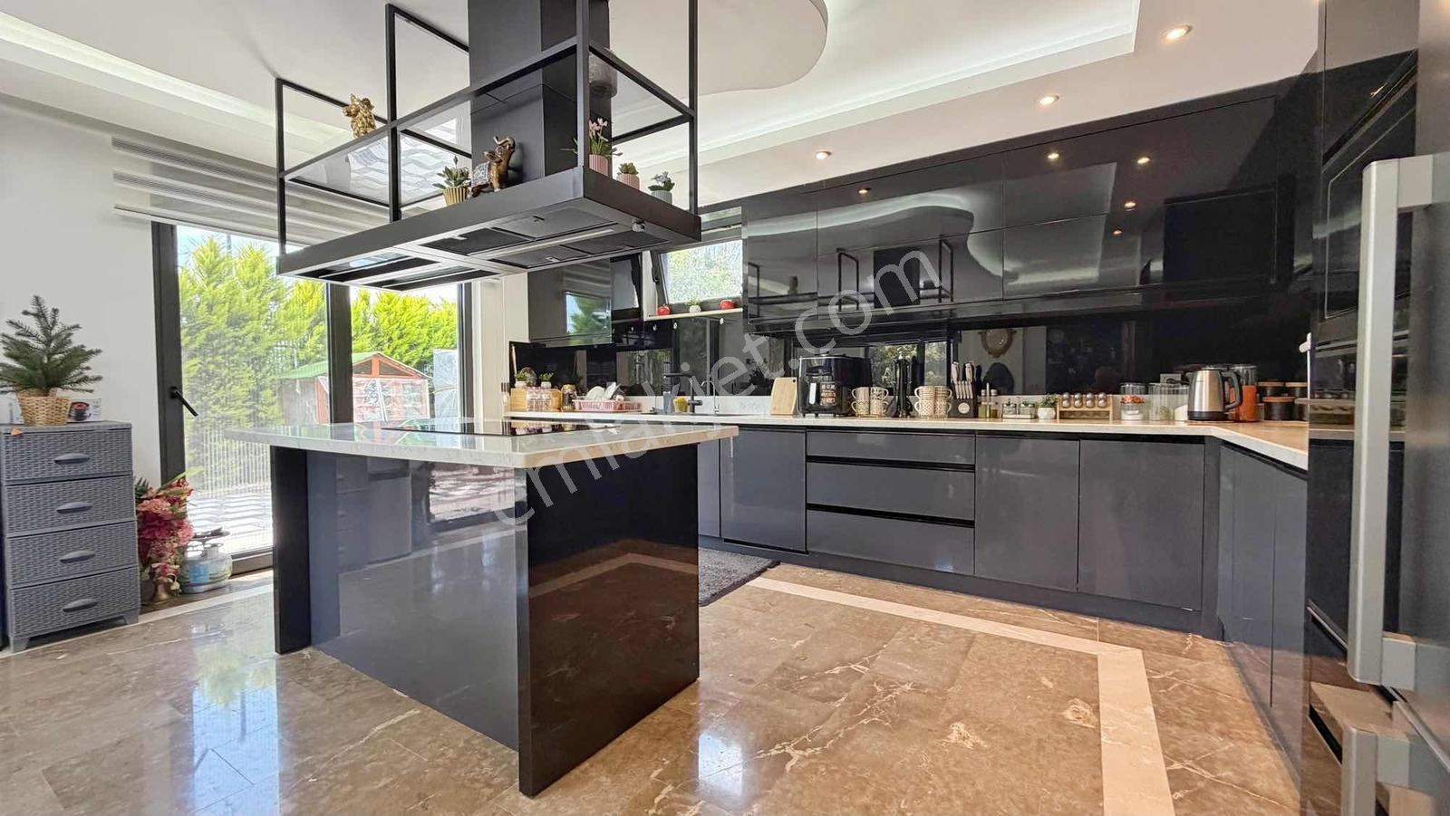 1162 M² Arsa | 550 M² 7+2 Loft Mimari | Isıtmalı Havuzlu Villa - Görsel 3