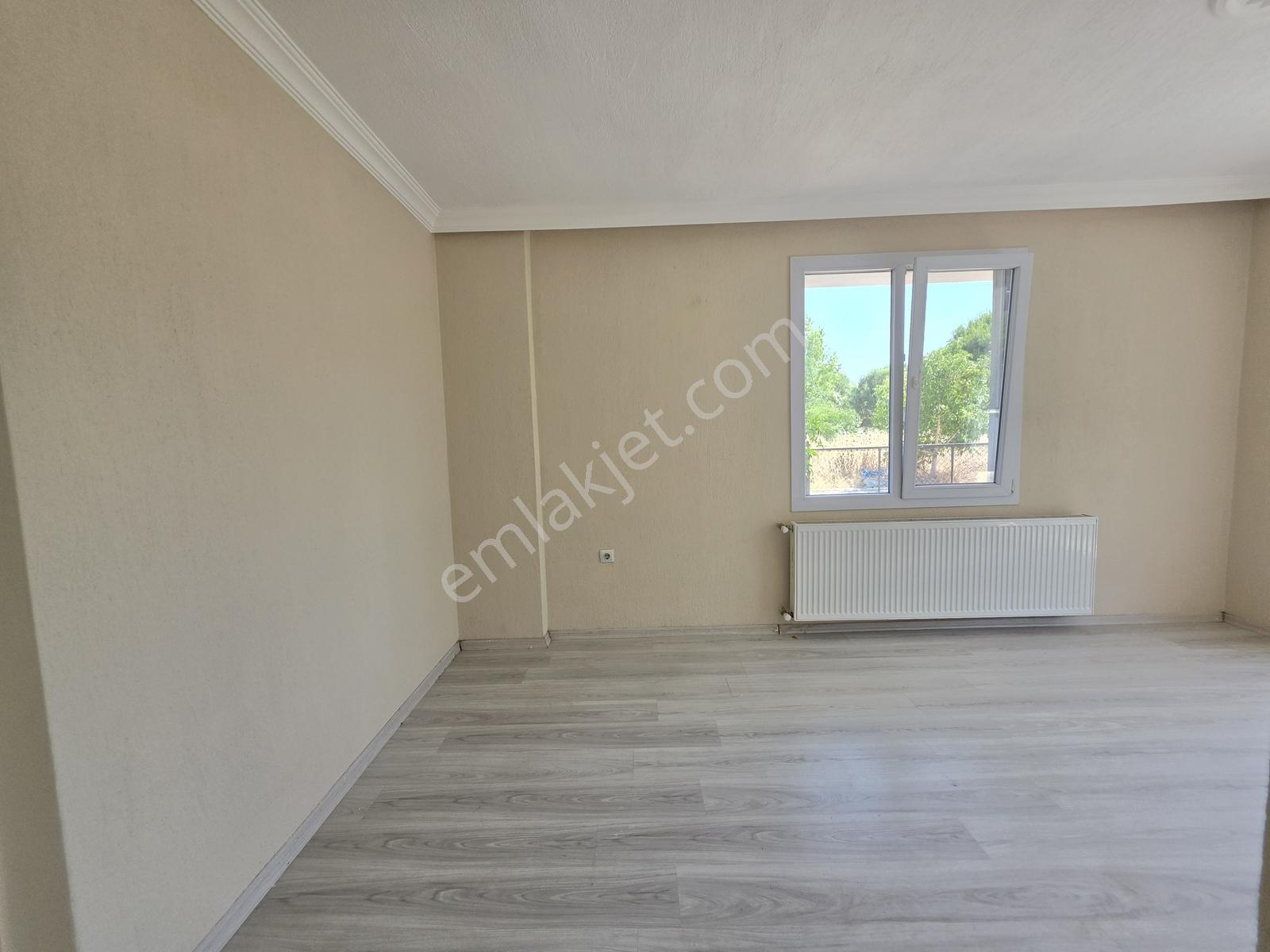 Altınova Merkezde Bahçe Katı 2+1 Kiralık Daire - Görsel 8