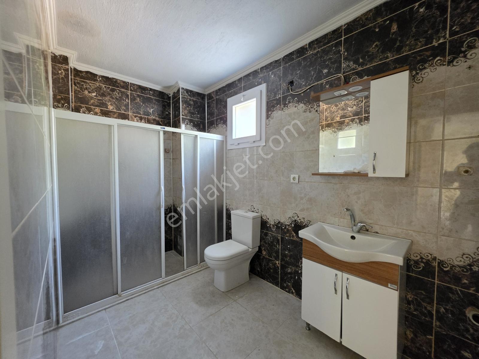 Altınova Merkezde Bahçe Katı 2+1 Kiralık Daire - Görsel 13